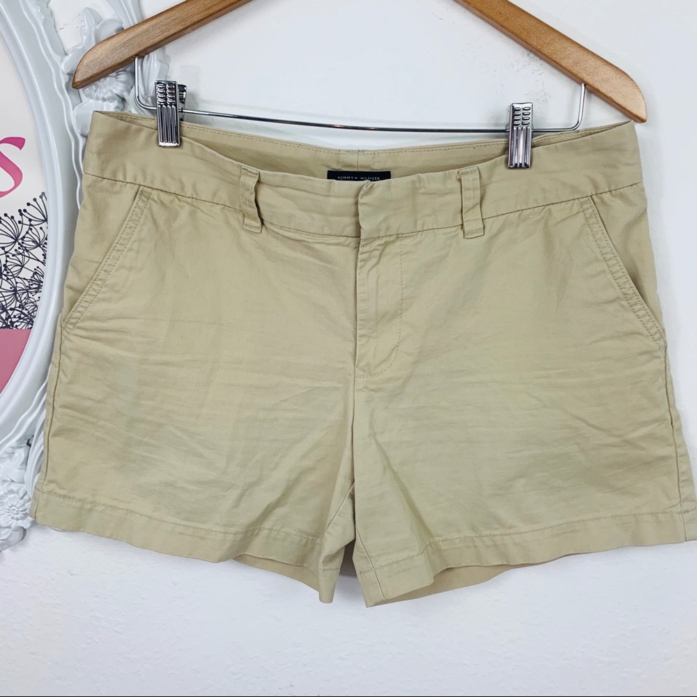 Tommy Hilfiger / Preppy Tan Shorts - Picture 1 of 8